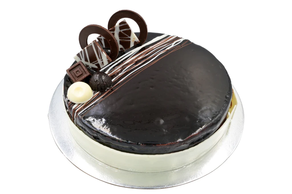 Yummy Truffle Cream Cake Eggless