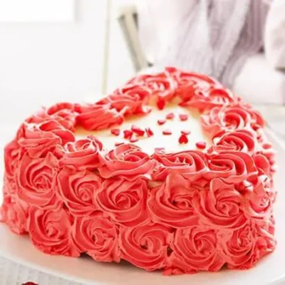 Eggless Heart Shaped Rose Cake