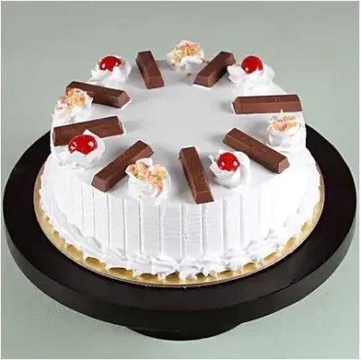 KitKat Vanilla Cake Half Kg