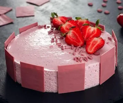 Delicious Strawberry Mousse Cake 1 Kg