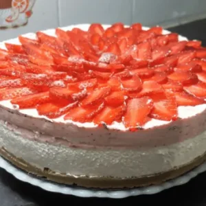 Divine Strawberry Mousse Cake 1 Kg